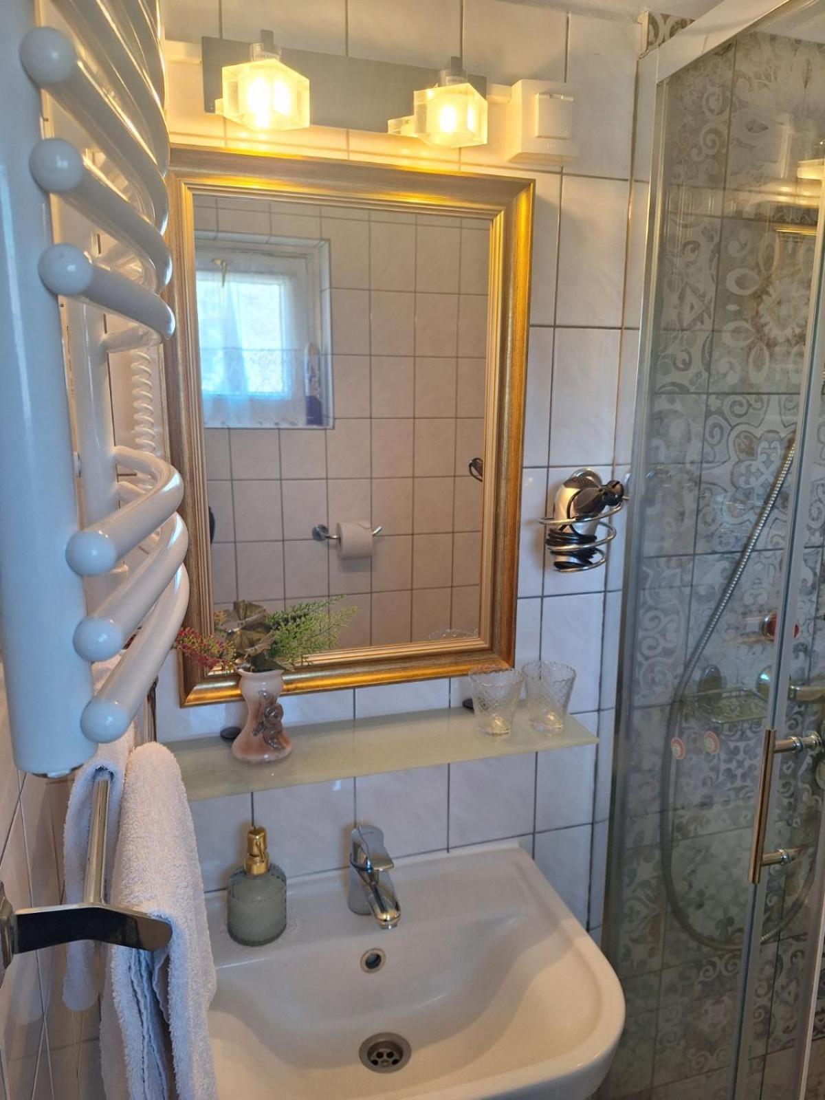 Rohonci Vendeghaz Hotel คือแซก ภายนอก รูปภาพ