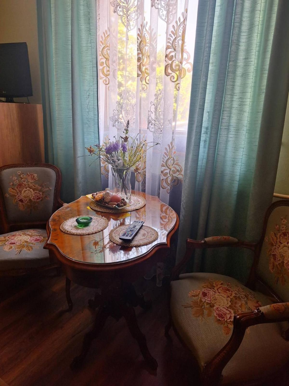 Rohonci Vendeghaz Hotel คือแซก ภายนอก รูปภาพ